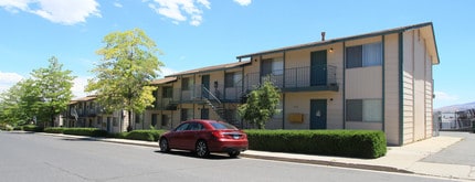 Kings Row Apartments in Reno, NV - Foto de edificio - Building Photo