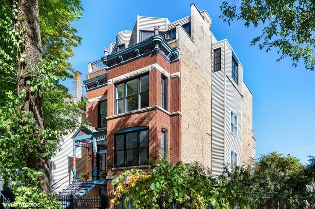 property at 2633 N Magnolia Ave