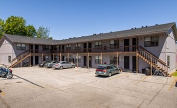 Campus Edge Townhomes in Fayetteville, AR - Building Photo - Interior Photo