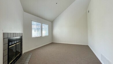 1043 Southwood Dr in San Luis Obispo, CA - Building Photo - Building Photo