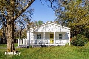 3966 Oglesby Rd in Powder Springs, GA - Building Photo