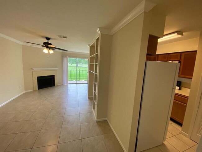 6666 Harbor Town Dr-Unit -A108 in Houston, TX - Building Photo - Building Photo