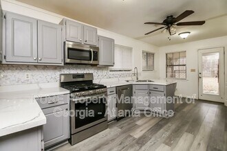 3831 Eden Glen Dr SE in Conyers, GA - Building Photo - Building Photo