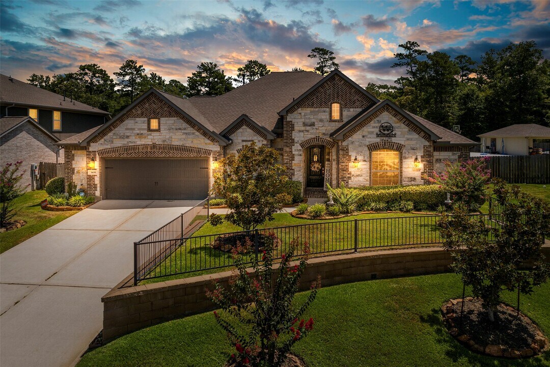 1406 Graystone Hills Dr in Conroe, TX - Building Photo