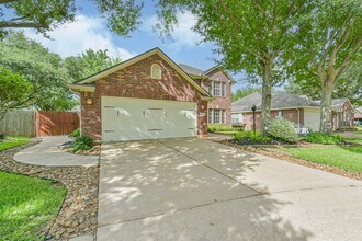 2411 Misty Falls Ct in Richmond, TX - Building Photo - Building Photo