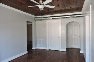 2021 Kane St in Houston, TX - Building Photo - Building Photo