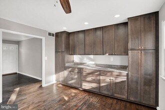 927 Juliet Ln in Arnold, MD - Building Photo - Building Photo