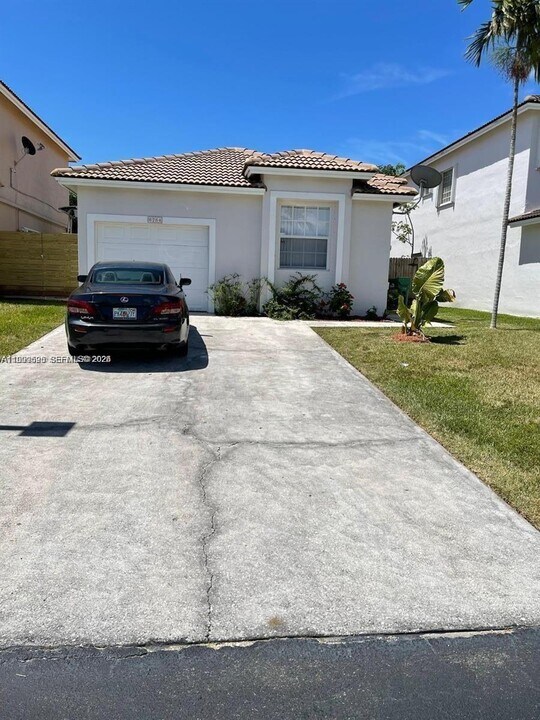 8784 SW 213th Ln in Cutler Bay, FL - Building Photo
