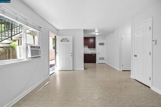 1409 Berrellesa St in Martinez, CA - Building Photo - Building Photo