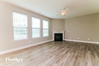 85 Standing Oaks Ln in Clayton, NC - Building Photo - Building Photo