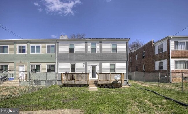 property at 257 Newcomb St SE