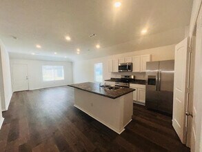 8209 Stacey Ln in North Little Rock, AR - Foto de edificio - Building Photo