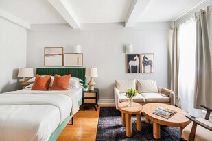 240 W 73rd St in New York, NY - Building Photo