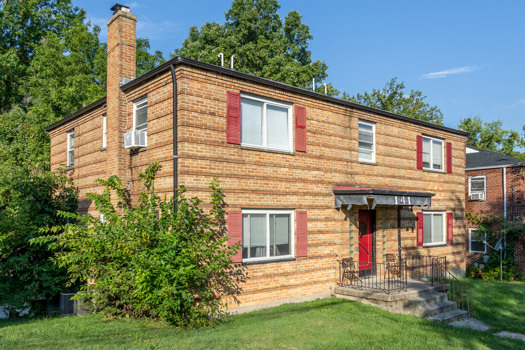 141 Glenridge Pl in Cincinnati, OH - Foto de edificio