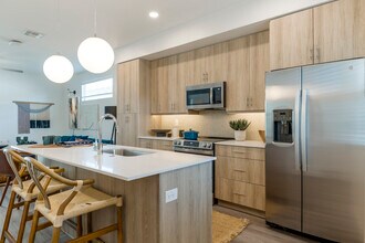 Bloom at Deer Valley in Phoenix, AZ - Building Photo - Interior Photo