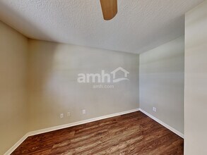 24446 Landing Dr in Lutz, FL - Building Photo - Building Photo