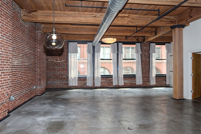 1015 Washington Ave, Unit #401 in St. Louis, MO - Building Photo - Building Photo