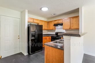 1340 Maple Valley Ct in Union City, GA - Building Photo - Building Photo