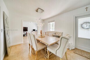 10600 SW 80th Ct in Miami, FL - Building Photo