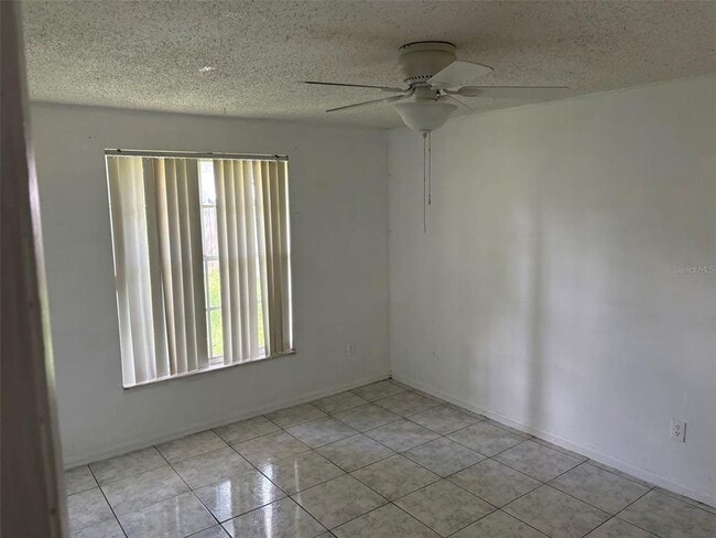 1203 Windy Ridge Dr in Brandon, FL - Building Photo - Building Photo