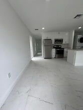 4702 Weymouth St in Greenacres, FL - Building Photo - Building Photo