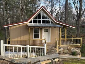 6133 Brevard Rd in Etowah, NC - Building Photo