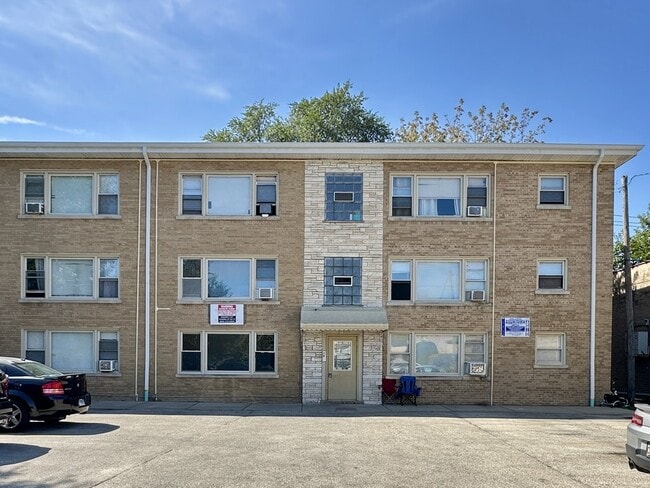 property at 7632.5 N Milwaukee Ave