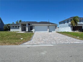 521 NW 5th St in Cape Coral, FL - Building Photo