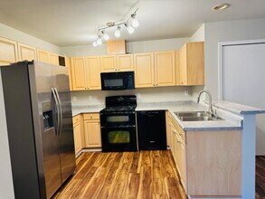 5603 136th St SE in Everett, WA - Foto de edificio - Building Photo