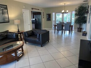 14825 NE 9th Ct in Miami, FL - Building Photo - Building Photo