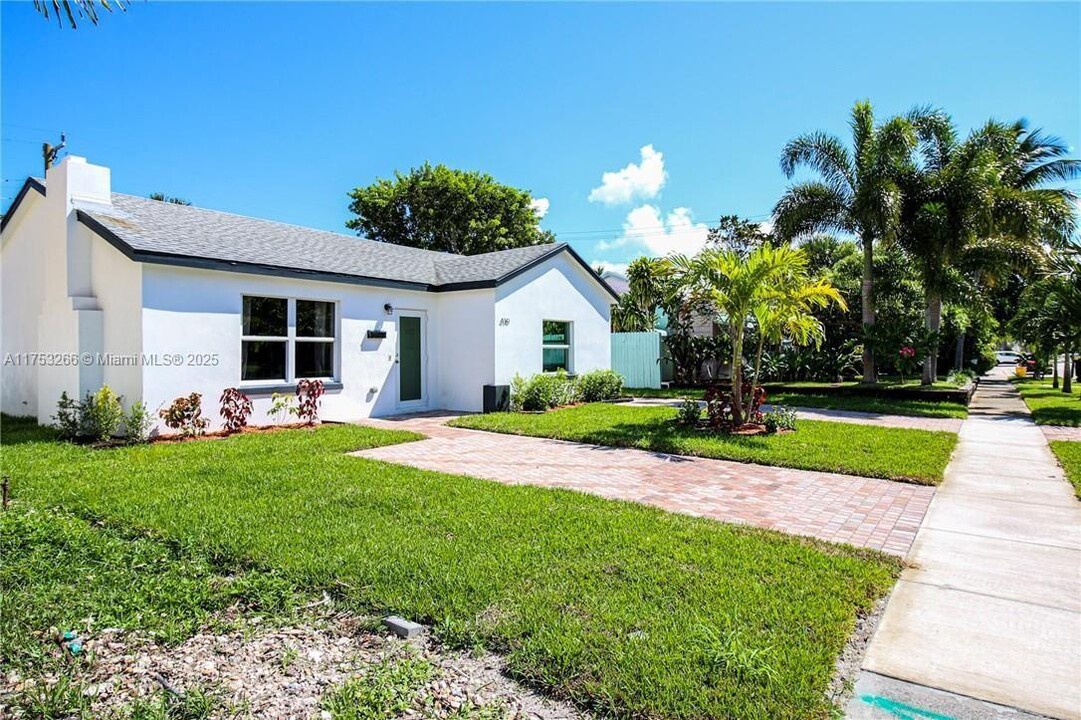 419 Lytle St in West Palm Beach, FL - Building Photo
