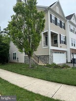307 Woodstream Blvd in Stafford, VA - Building Photo