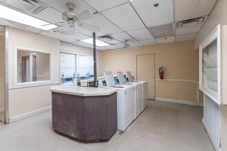 Park Tower Apartments in Lubbock, TX - Building Photo - Building Photo