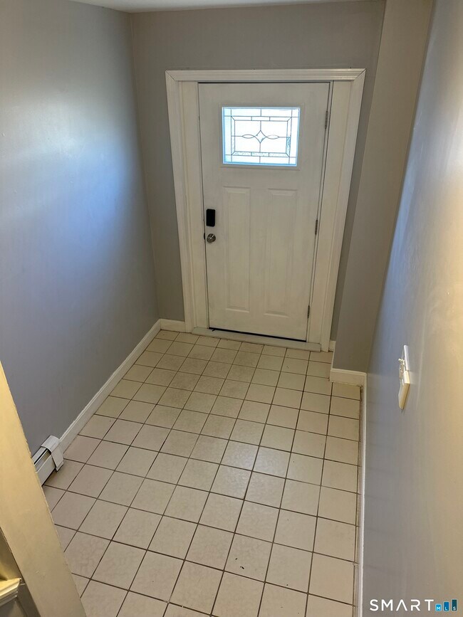 1693 Litchfield Turnpike in Woodbridge, CT - Building Photo - Building Photo