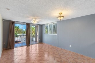 3930 S Roosevelt Blvd in Key West, FL - Foto de edificio - Building Photo