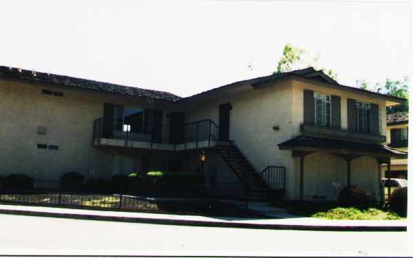 340 E Blueridge Ave in Orange, CA - Building Photo - Building Photo