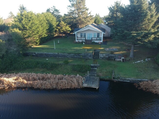 property at 348 Cockle St SW