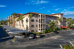 Golfview Condominiums in Gulfport, FL - Building Photo