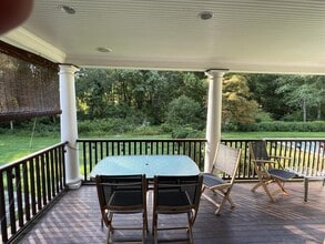 120 Merwins Ln in Fairfield, CT - Building Photo - Building Photo