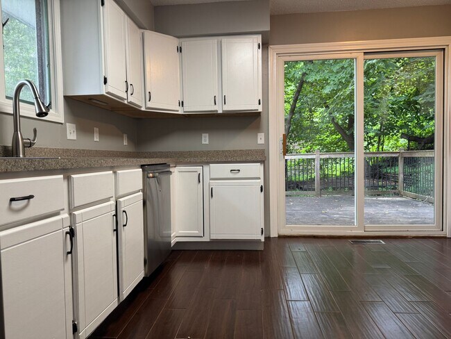 property at 3405 Brookview Dr