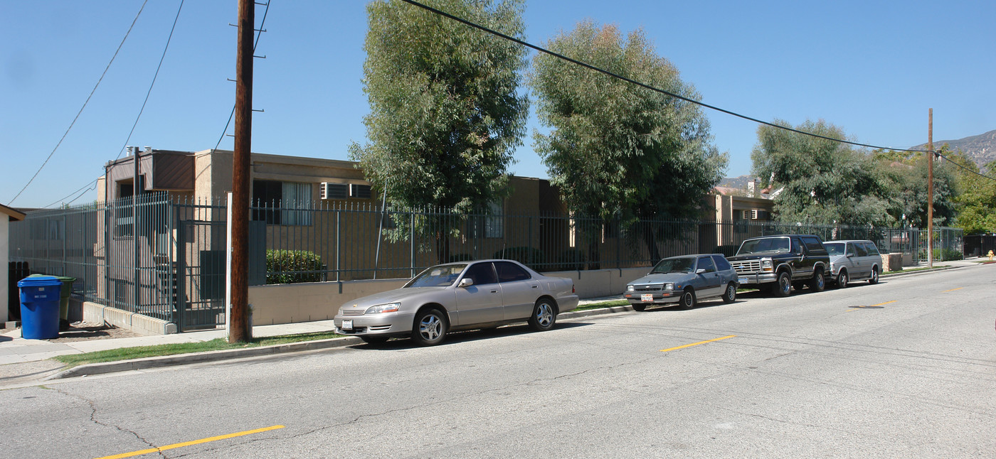 Parkview Apartments in Tujunga, CA - Building Photo