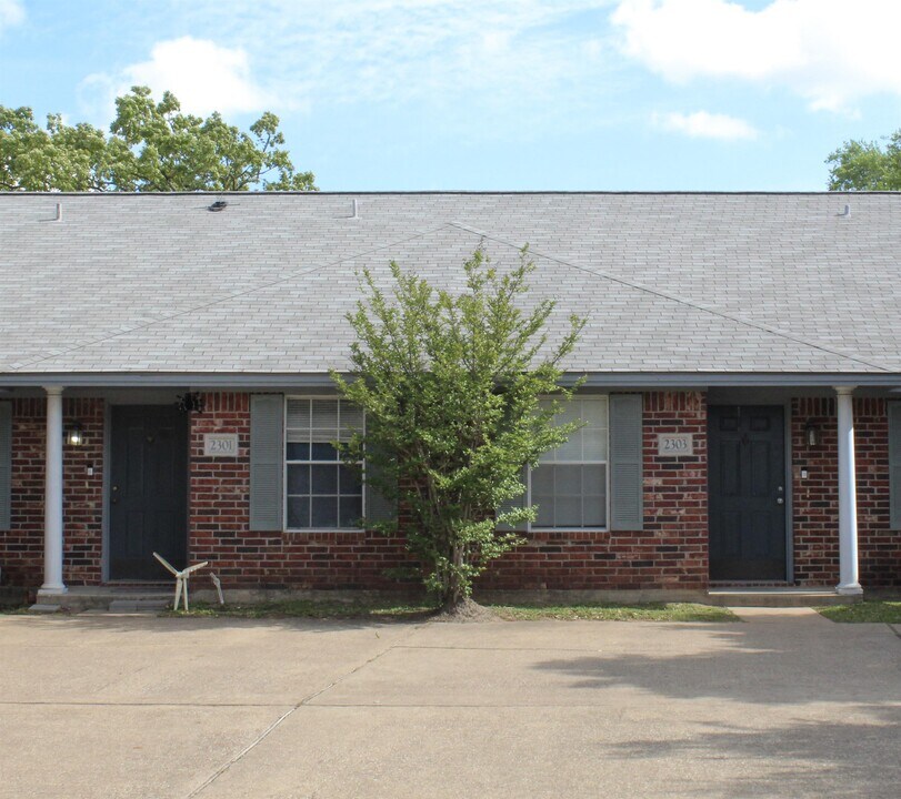 2301 Pintail Ln in College Station, TX - Building Photo