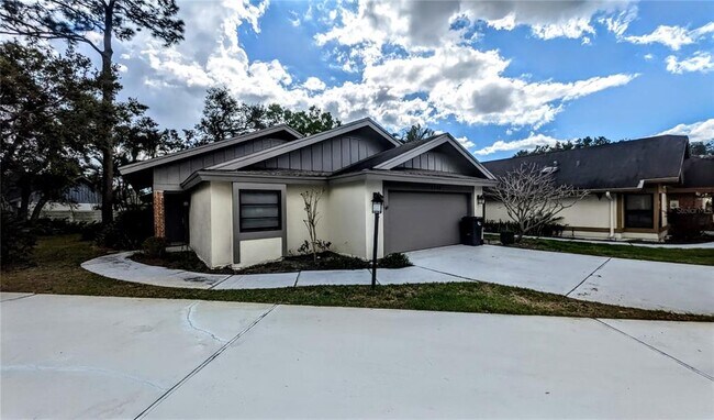 7805 Pine Trace Dr in Sarasota, FL - Building Photo - Building Photo