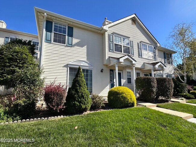 891 Crimson Ct in Morganville, NJ - Building Photo - Building Photo