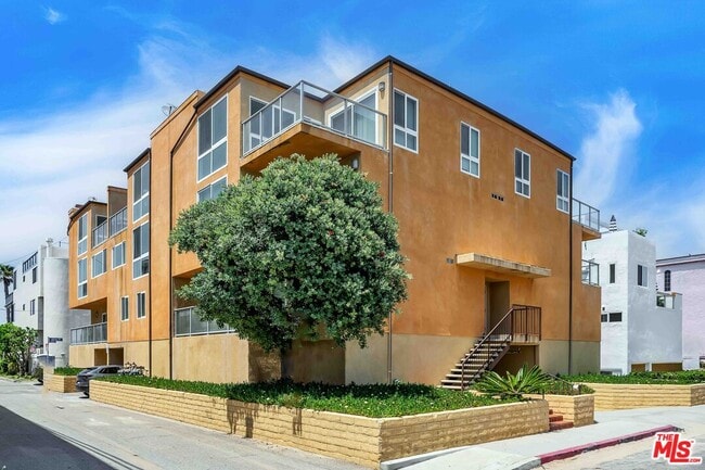 property at 15 63rd Ave