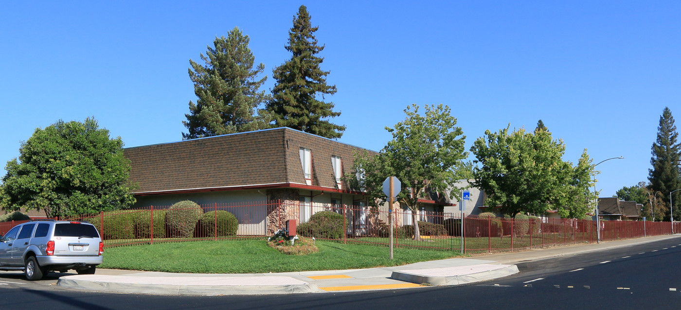 Cobblestone Apartments in Rancho Cordova, CA - Foto de edificio