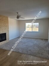 5200 S Black Cat Rd in Meridian, ID - Building Photo - Building Photo