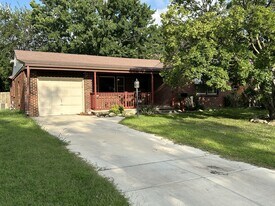 368 N Hillcrest St in Wichita, KS - Building Photo