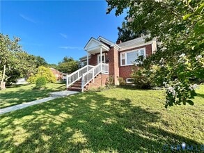 411 Hillcrest Ave in Colonial Heights, VA - Building Photo - Building Photo