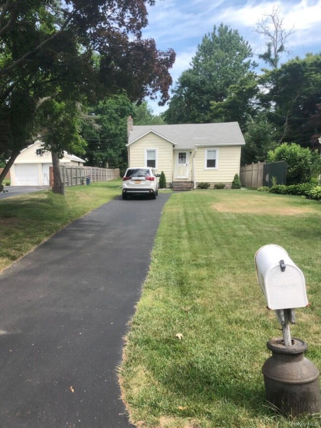 property at 11 Edgewood Pl